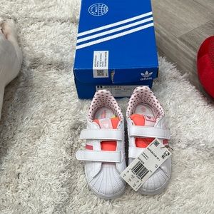 Adidas superstar sneakers pink hearts size 9 brand new
